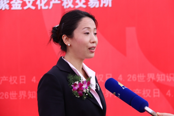 图4  小妲己直播
党委书记张捷接受南京市电视台采访
